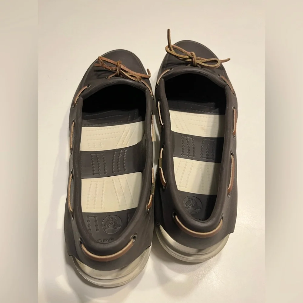 CROCS men’s boat shoes size 10 brown suede laces